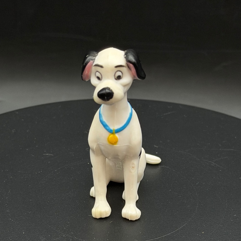 Disney 101 Dalmatians Pongo PVC Figure Seated Spotted Dog Blue Collar 2.25 Inch
